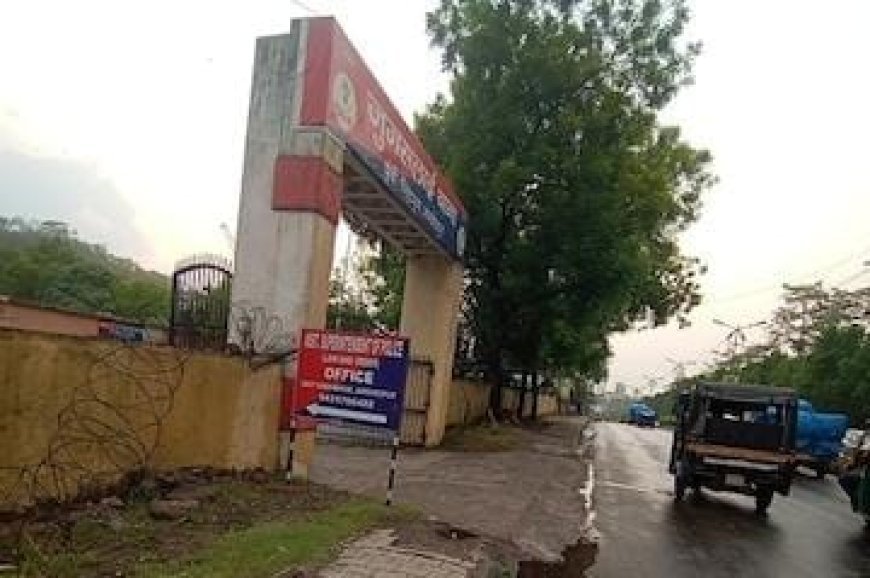 Jamshedpur police action – जुगसलाई रेलवे ब्रिज से हथियार के साथ युवक गिरफ्तार, साथी फरार